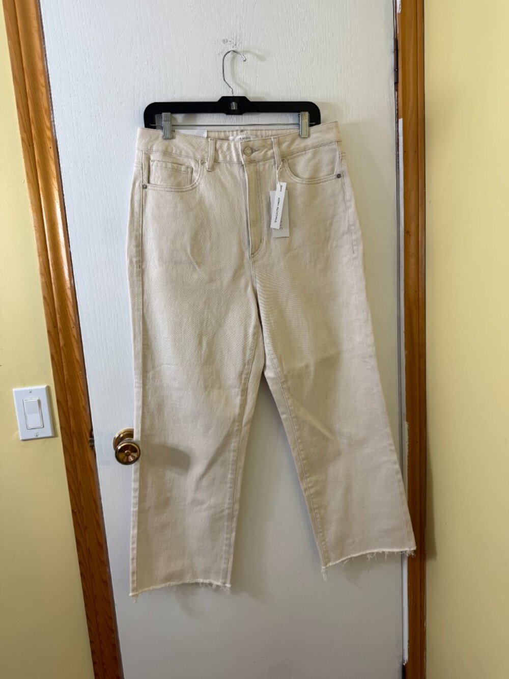 NWT ๐ 2/40 Dynamite Tyra Ultra High Rise Pale Birch Denim Pants Size 31 - Picture 2 of 4